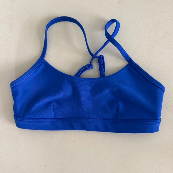 ALO Yoga Airlift Intrigue Sports Bra - Picture 1 of 3